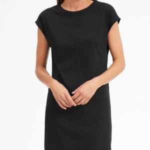 Everlane cotton long tshirt dress in new condition. Size M.